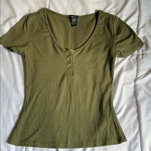Rue 21 Green XS women’s tee
